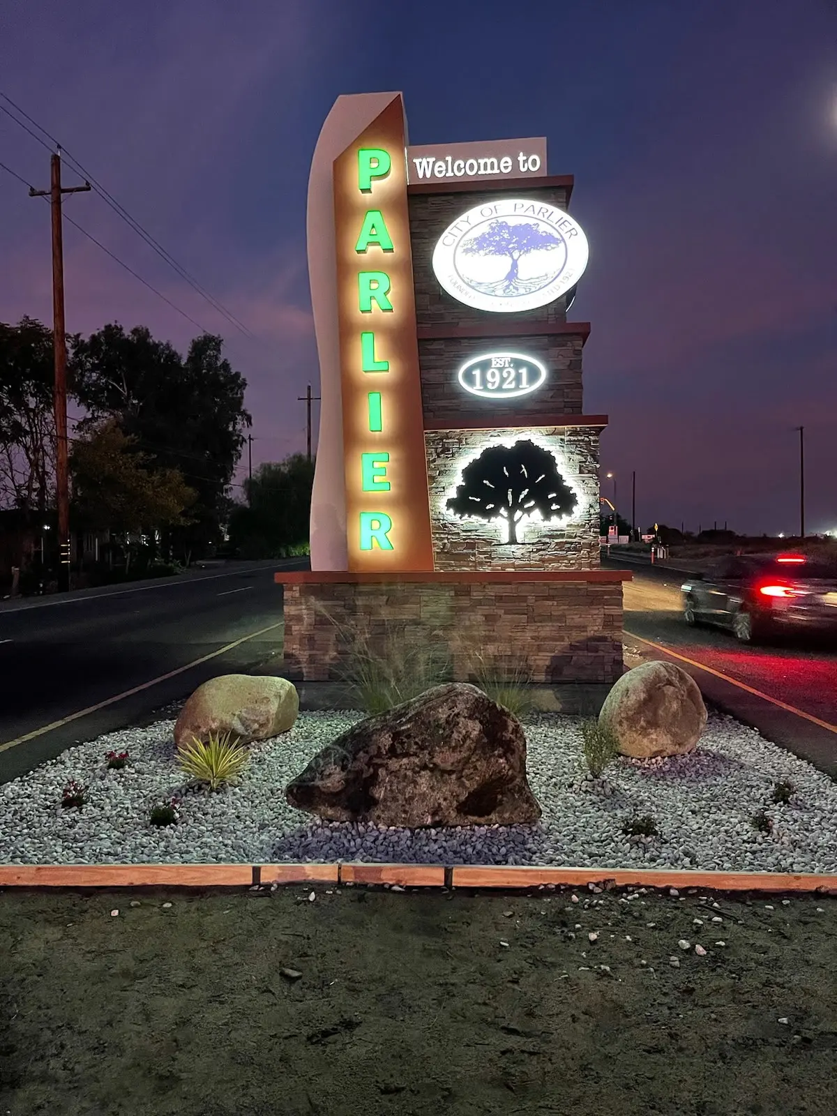 Custom monument sign Visalia CA